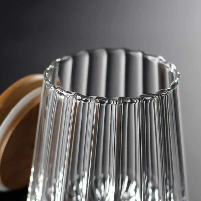 Pot à épices en verre transparent