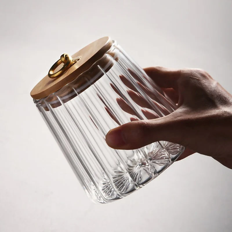 Pot à épices en verre transparent