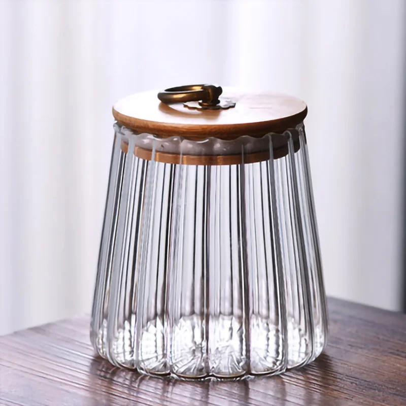 Pot à épices en verre transparent