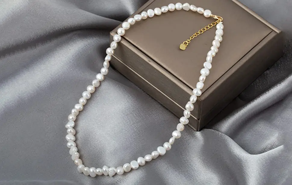 Collier Ras du Cou en Perles d'Eau Douce Baroques Naturelles