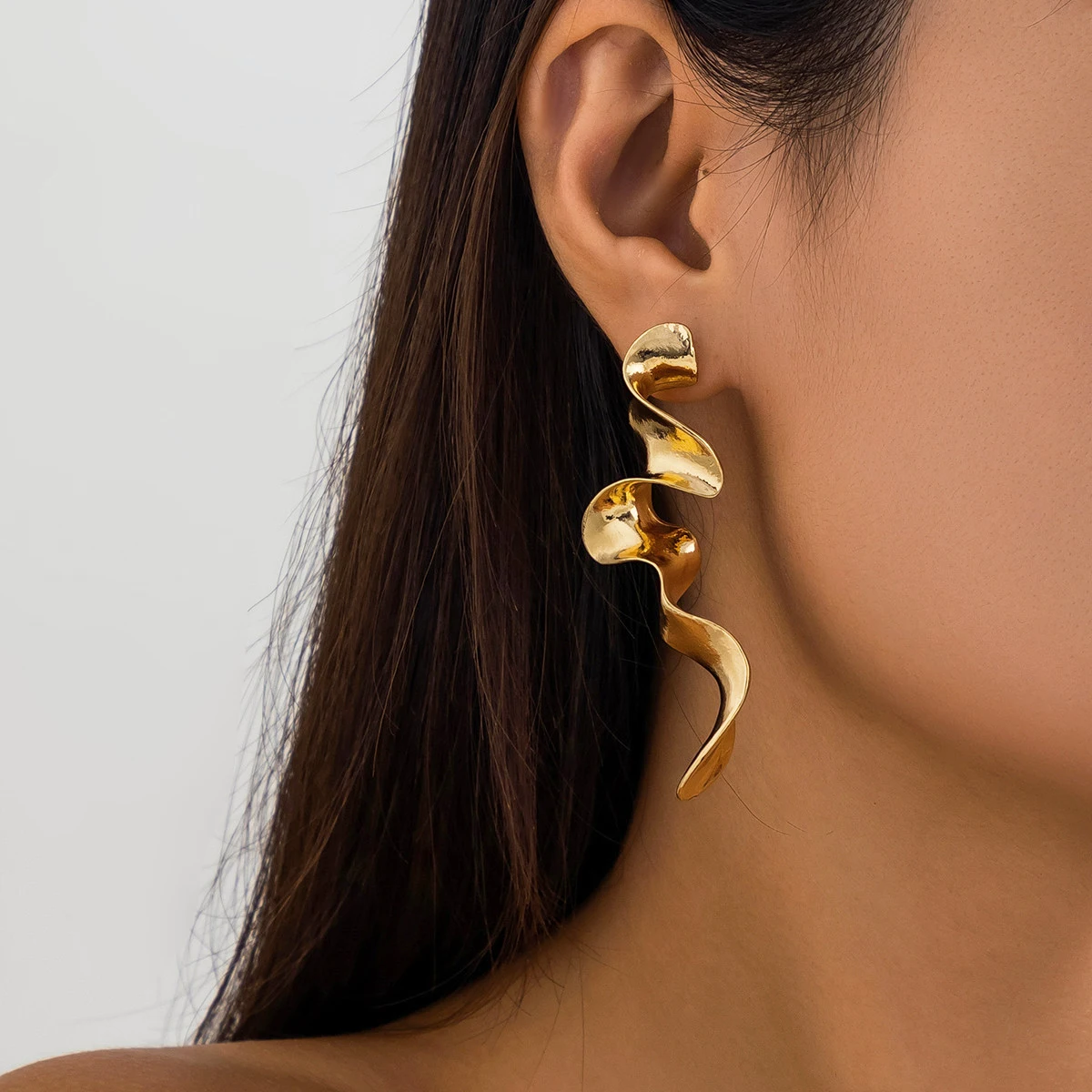 « Boucles d’oreilles torsadées vintage, créatives et dorées » – Test et Avis