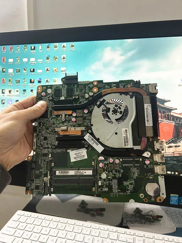 Carte mère HP Pavilion 15-N d’occasion avec processeur I5-4200U et carte graphique 2GB – Test et Avis